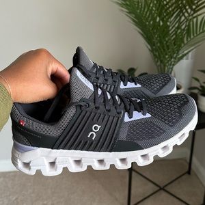 Wmns ON Cloudswift Running Shoes